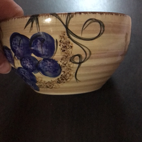 Tabletops Gallery Vintage Cabernet Hand Painted and Hand Crafted Bowl - Picture 10 of 12